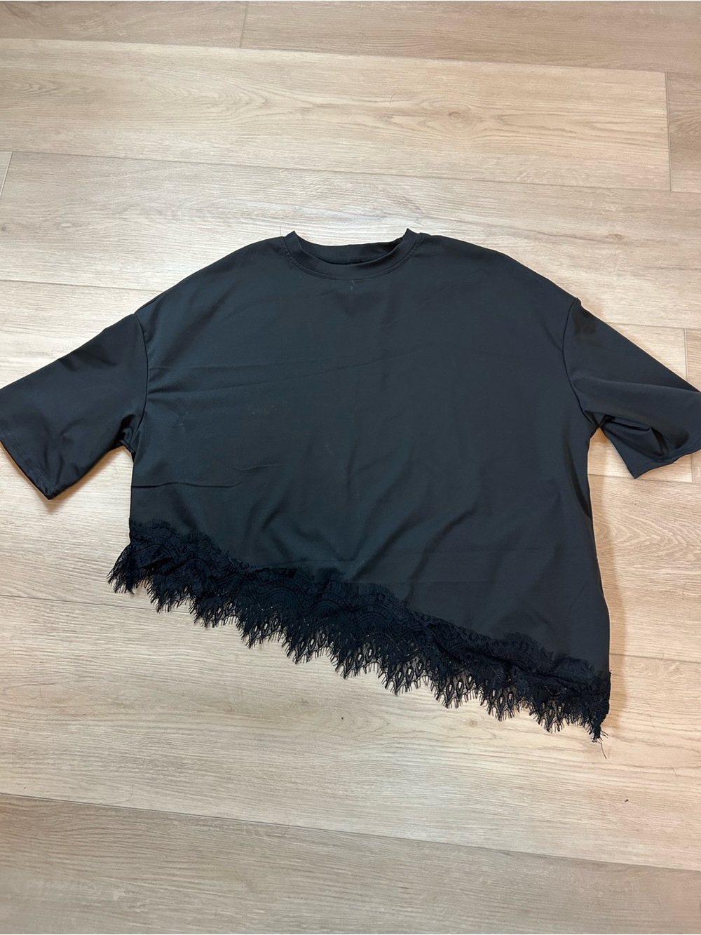 Women's Black Lace-Hem Short Sleeve Top